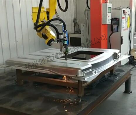 �P�݄��h�����а�չʾ